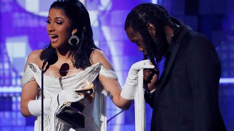 cardi b files for divorce from rapper offset