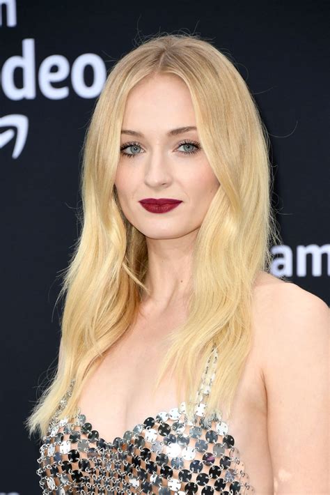 sexy sophie turner picture gallery 35 high resolution