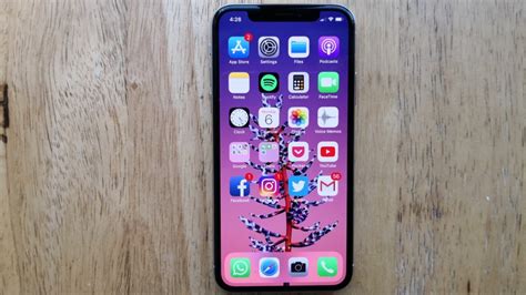apple iphone  review  top notch phone spoiled  top