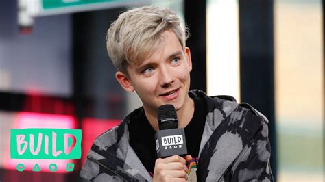 asa butterfield lauds the honest conversation sex