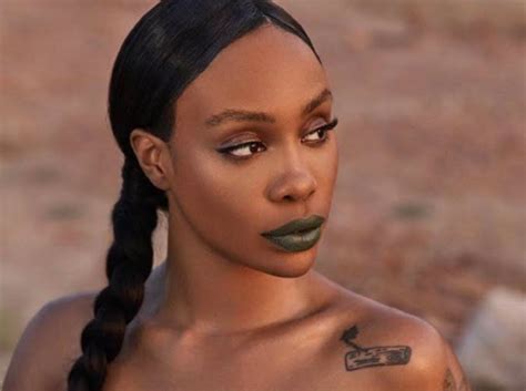 rihanna teams up with sza for fenty collection