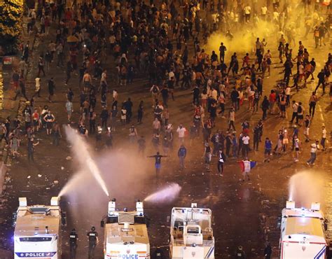 Riots In France And 2 Died Fans After World Cup Final 15