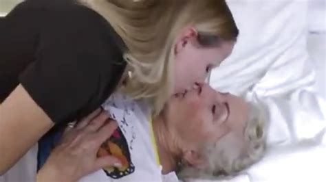 abuelita lesbiana come coño porndroids