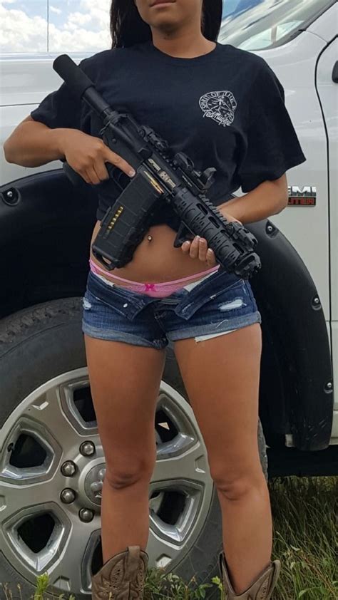 Pin By ☠️fuzzy☠️ On Girls With Guns Military Girl Military Women
