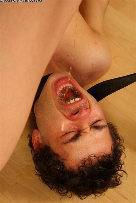 maya femdom facesitting pissing pussy licking fetish porn pic