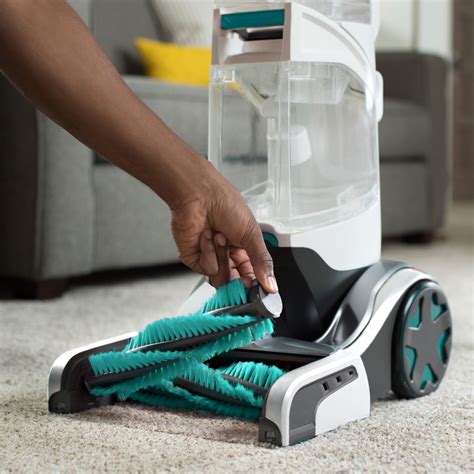 hoover smartwash carpet cleaner  spraying water wwwresnoozecom