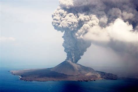 Indonesian Volcano Unleashes River Of Lava In New Eruption The Asahi