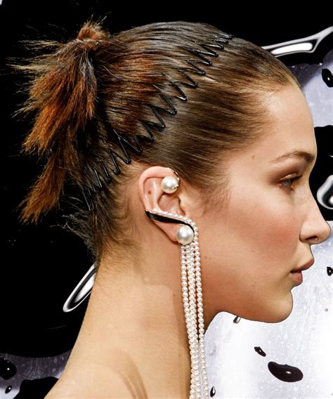 90s Hair Accessories Make A Comeback At Fashion Week