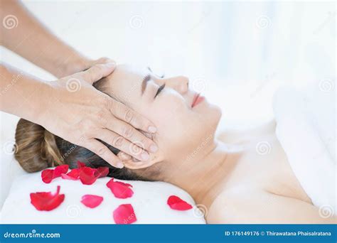 Hand On Head Facial Massage Spa Massage Relaxing Facial Massage At