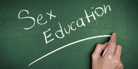 review of programs finds comprehensive sex ed not effective