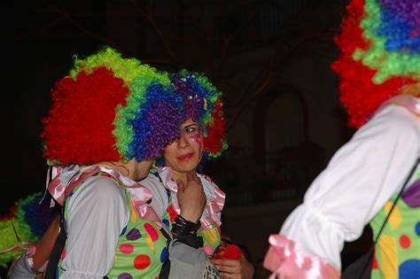 barcelona photoblog barcelona carnival costumes clowns   mirror
