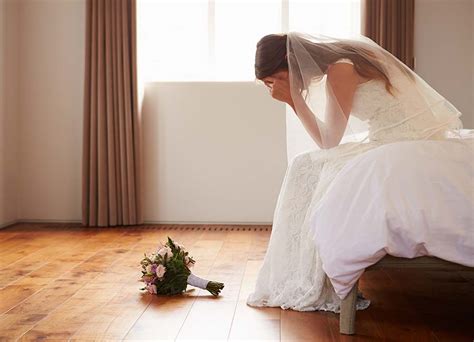 Bride Reads Out Cheating Groom S Texts During Vows On