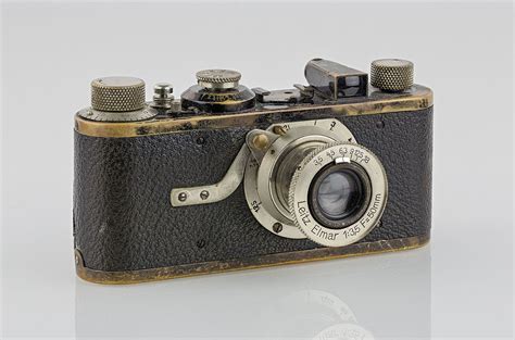 1927 the leica 1 the first 35mm mirrorless camera