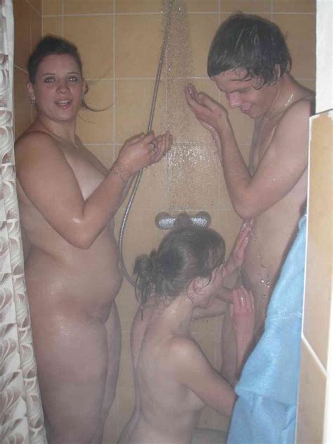 college shower threesome 10 porn pic from pikileaks