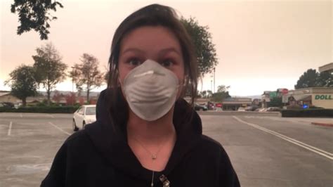 شاهد عائلات تبحث عن أقنعة واقية من الدخان بسبب حرائق كاليفورنيا Cnn