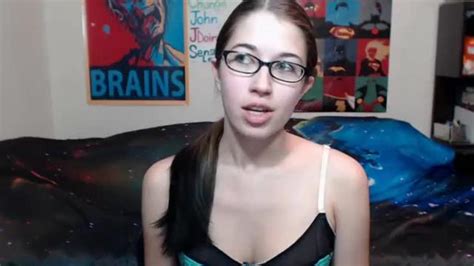 sexy pregnant teenager masturbating on live webcam