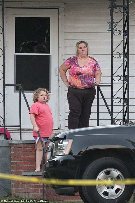 mama june seen for the first time since daughter anna