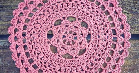 today im   share  wild rose doily chrochet