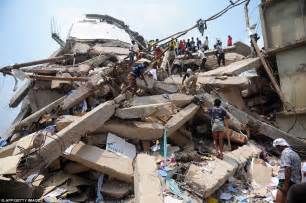 Bangladesh Building Collapse Daughter S Agony As She Discovers Her