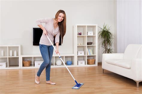 membersihkan rumah jadi terapi penghilang stres  karantina diri