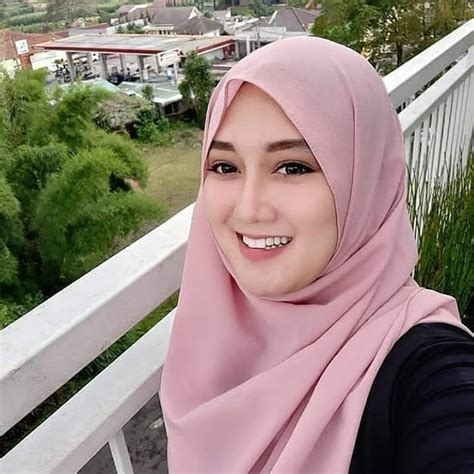 Gadis Hijab Muslimah Cantik Single Cari Jodoh Awek Tudung