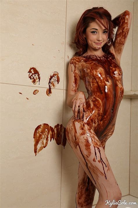 Naked Kylie Cole Covers Herself In Chocolate Sauce Photos