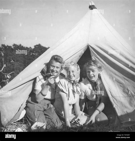 amateur girls in tent telegraph