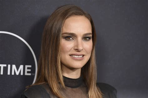 Natalie Portman Calls For Action At Hollywood Women S Luncheon The