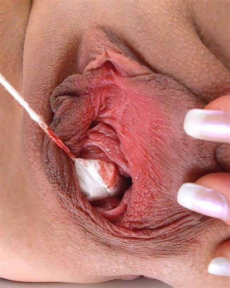 inserting tampon in vagina