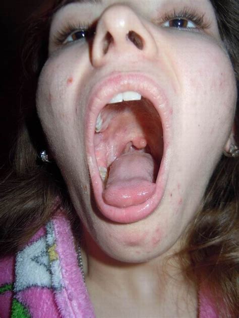 amateurs take a huge load by their long tongues pichunter