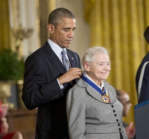 obama awards presidential medal  freedom   nation world