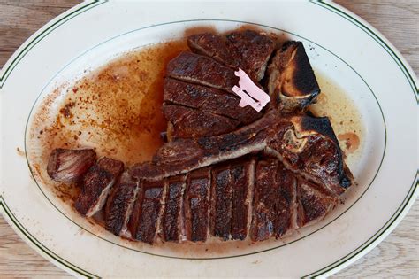 peter luger   sizzle   sputters   york times