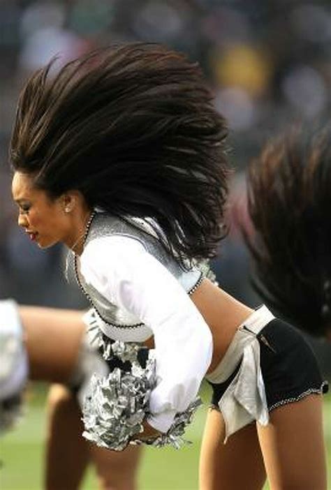 Raiders Cheerleaders Accuse Nfl Team Of Paying Only 5 An Hour