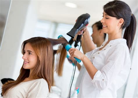 everything you need to know about working as a cosmetologist
