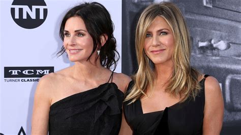 Jennifer Aniston And Courteney Cox Get To Cabo After Emergency Landing