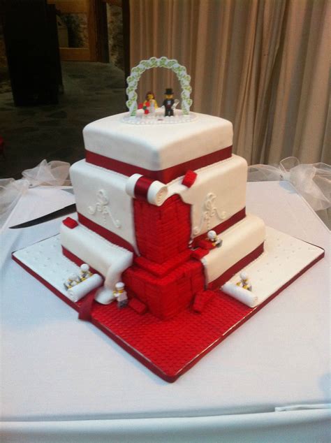 26 Nerdy Wedding Cakes To Geek Out Over