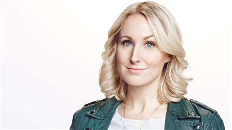 nikki glaser is a blonde comedian talking frankly about sex but don t says she‘s trying to be