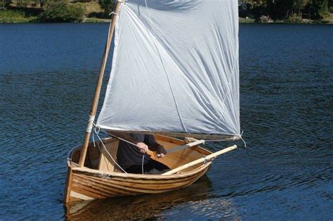 lapstrake sailing dinghy plans  boat