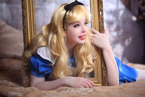 wonderland alice cosplay through the looking glass alice in