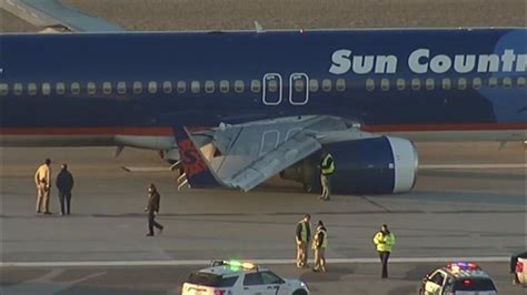 sun country flight experiences landing gear collapse  las vegas