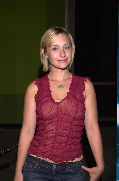 35 hot pictures of allison mack extremely cute smallville tv series actress