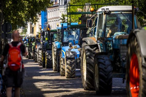 weer boerenprotest  den haag rijden rondjes  malieveld