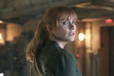 jurassic world 2 why bryce dallas howard insisted on high heels for the sequel fallen kingdom