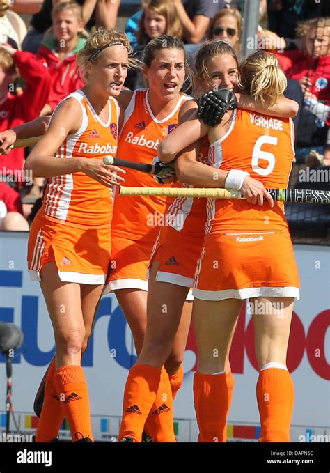 dutch scorer ellen hoog c cheers with her team during the women s