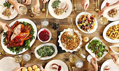 create  budget friendly thanksgiving family feast  frugal