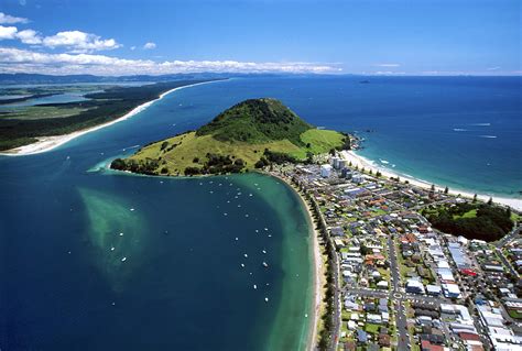 coasting   north island exploring  bay  plenty  zealand