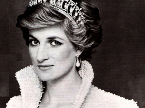 Slice Of Princess Diana S Wedding Cake Sold Online [photos