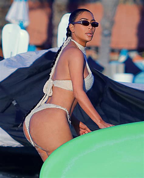 Kim Kardashian Shows Off Perky Butt On Mexican Beach 3 Years After