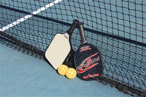 pickleball paddles   reviews  buyers guide