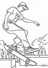 Skateboarding Disegni Deskorolce Sullo Junge Ausmalbild Ragazzo Jazda Skateboarden Beim Designlooter Coloringhome Kolorowanka Drukuj sketch template